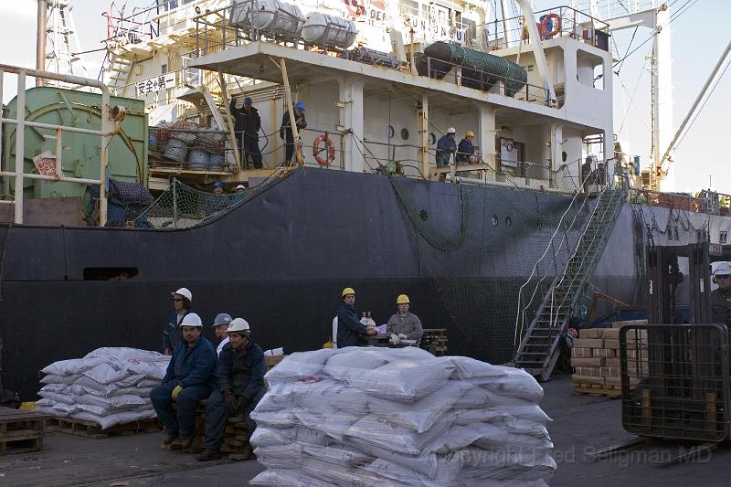 20071213 193512 D2X 4200x2800.jpg - Dock Workers, Punta Arenas